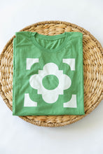 Load image into Gallery viewer, Drunkards Path Quilt Block T-Shirt